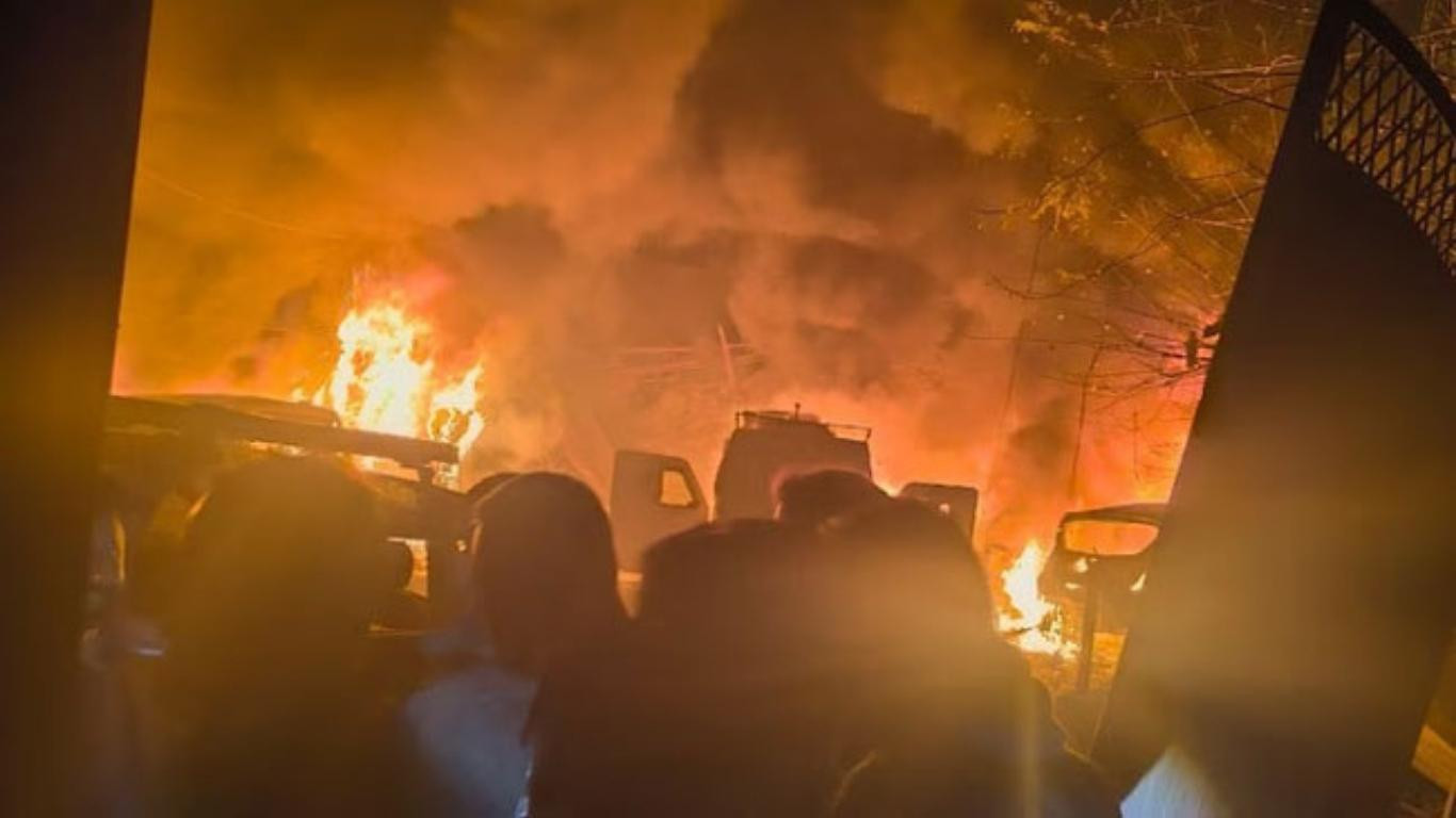 Kashmir Explosion Kills Nine, Injures Dozens