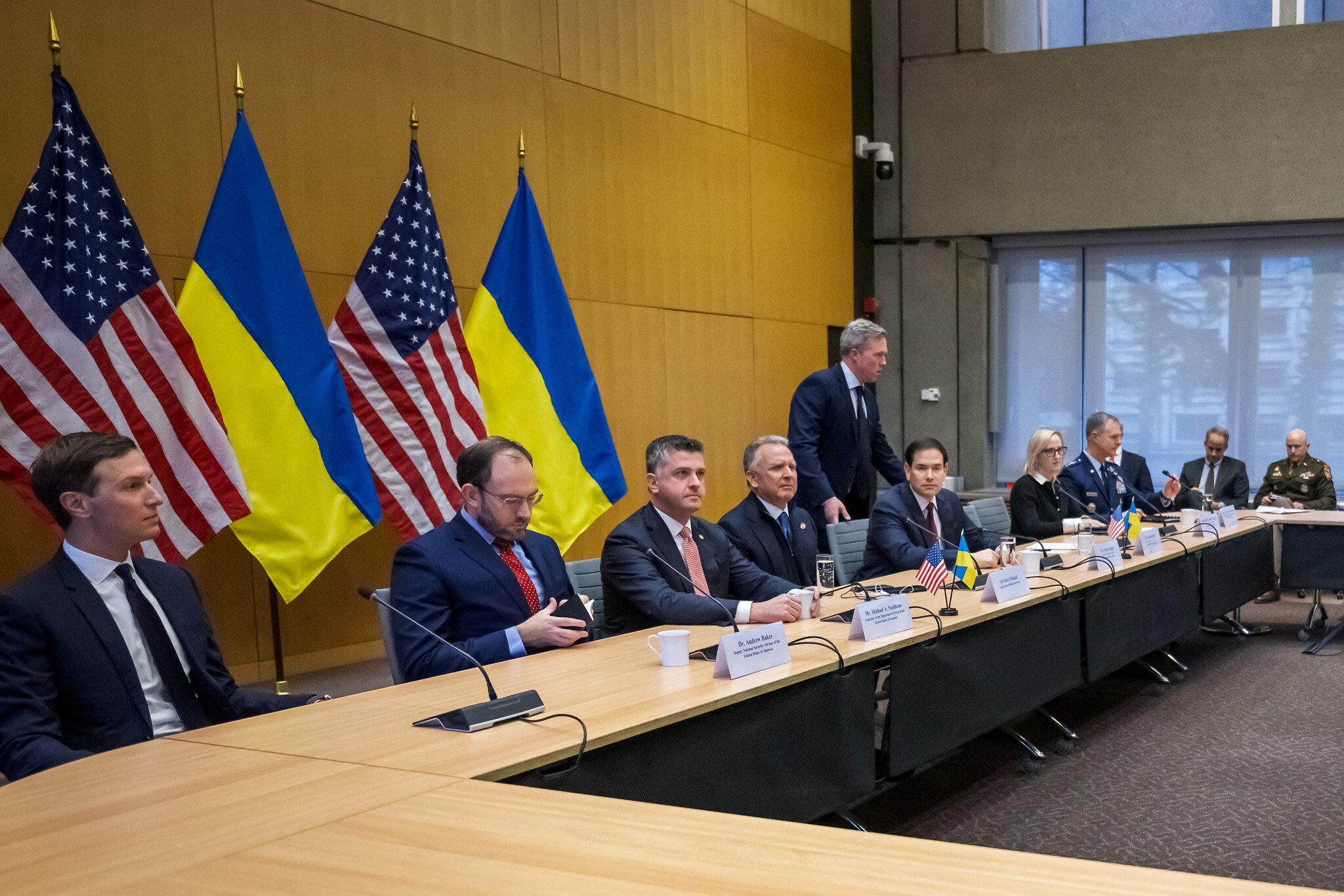 Trump Pressures Kyiv as Ukraine Peace Talks Begin in Geneva