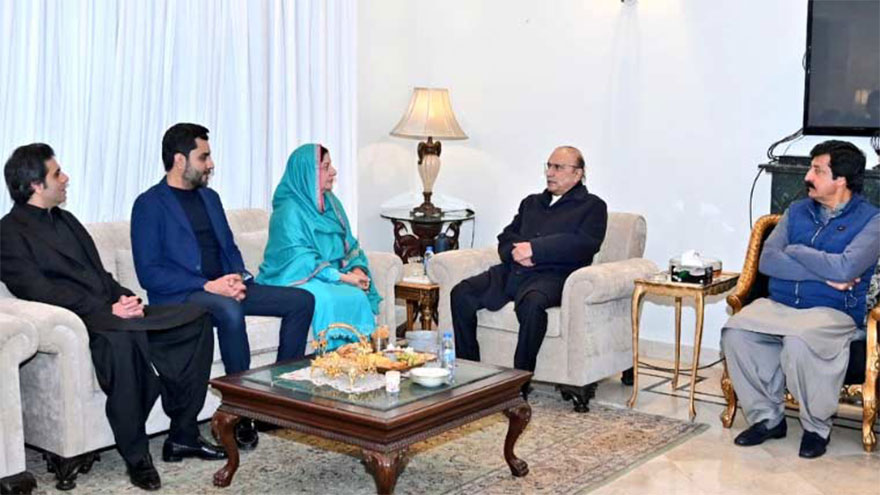 Zardari Visits Home of MNA