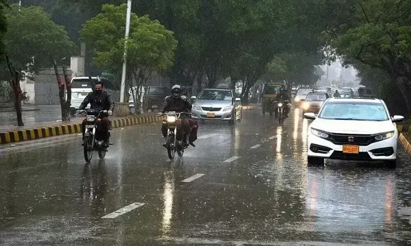 Heavy hailstorm and rain disrupt electricity in Lahore